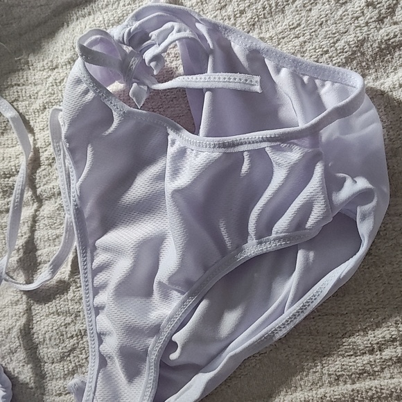 Swimsuit size small - two piece - Picture 6 of 6